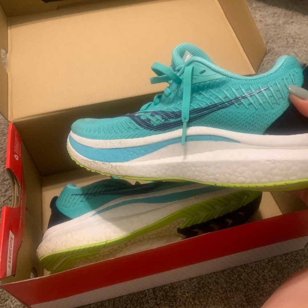Women’s Saucony Endorphin Speed 2